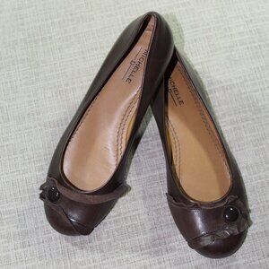Michelle D Size 6.5 Brown Ruffle Round Toe Flats